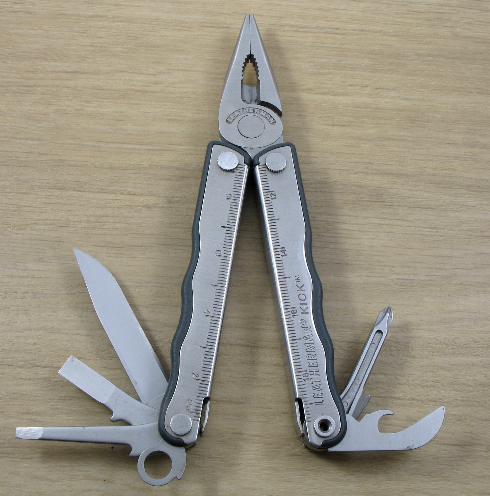 Leatherman Kick Multi-Tool, Knife, Pliers, USA, Retired 10/10