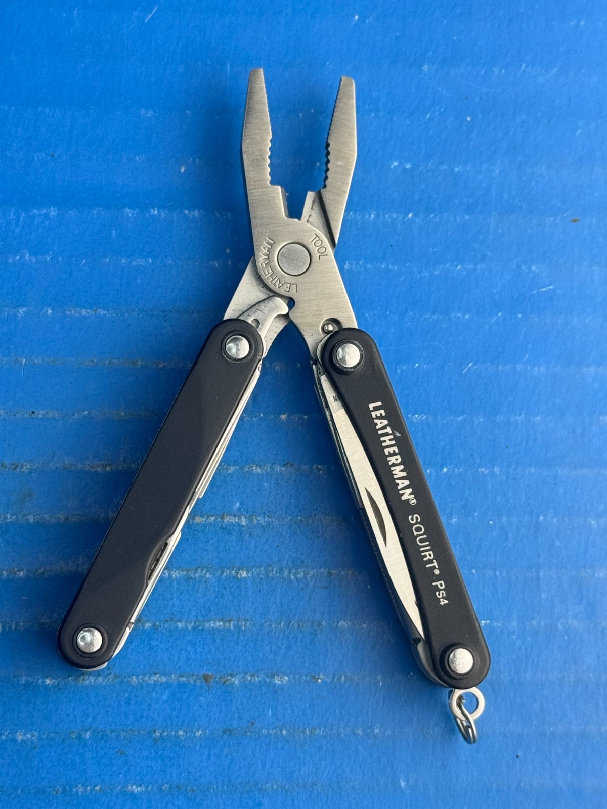 Leatherman Squirt PS4 Multi Tool, Knife, Pliers – Black