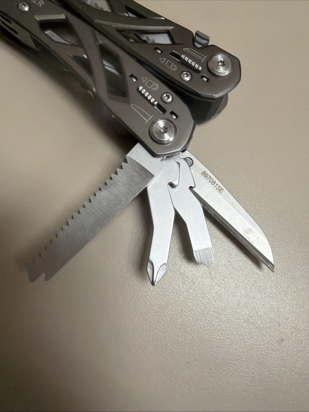 Gerber Suspension Multi-Tool 12-FUNCTION with Sheath Pliers Knife Scissors