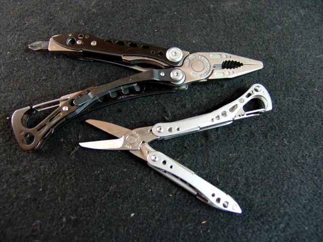 LEATHERMAN SKELETOOL CX-MULTI TOOL & RETIRED STYLE CS-EXCELLENT-LOT 2