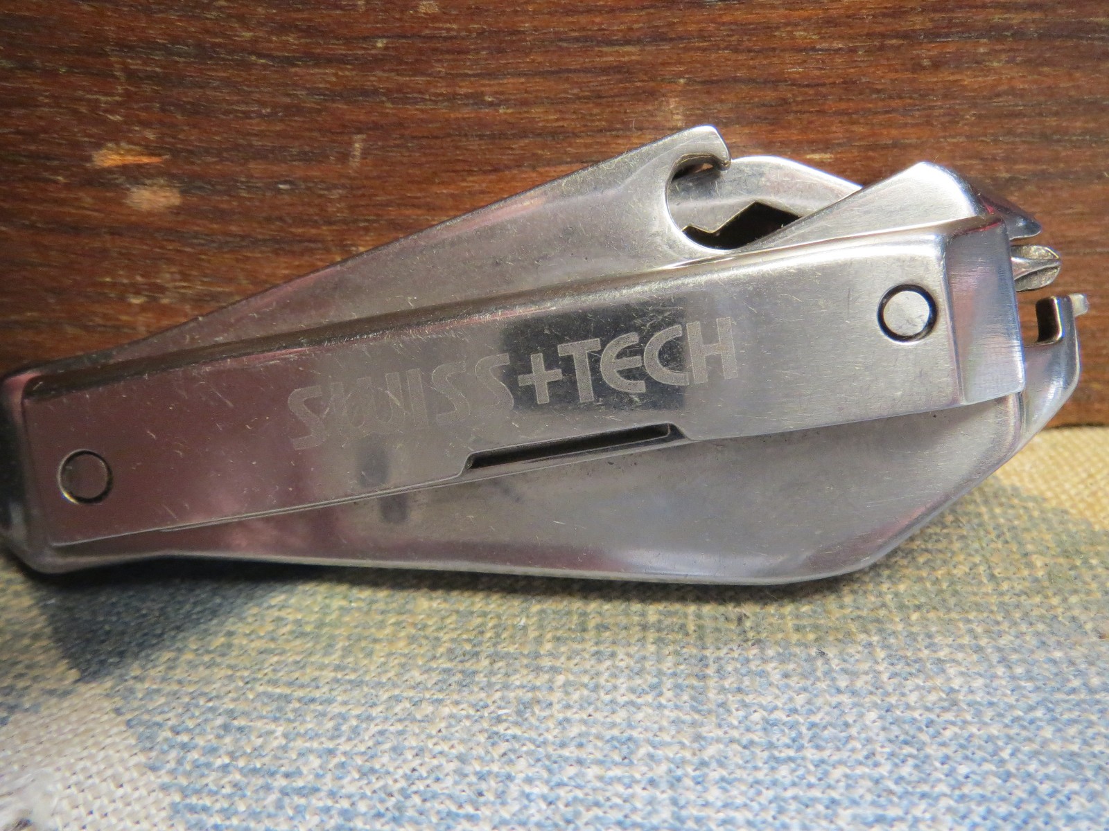 SWISS+TECH Micro Slim Multi Purpose Pocket Multi Tool Keychain