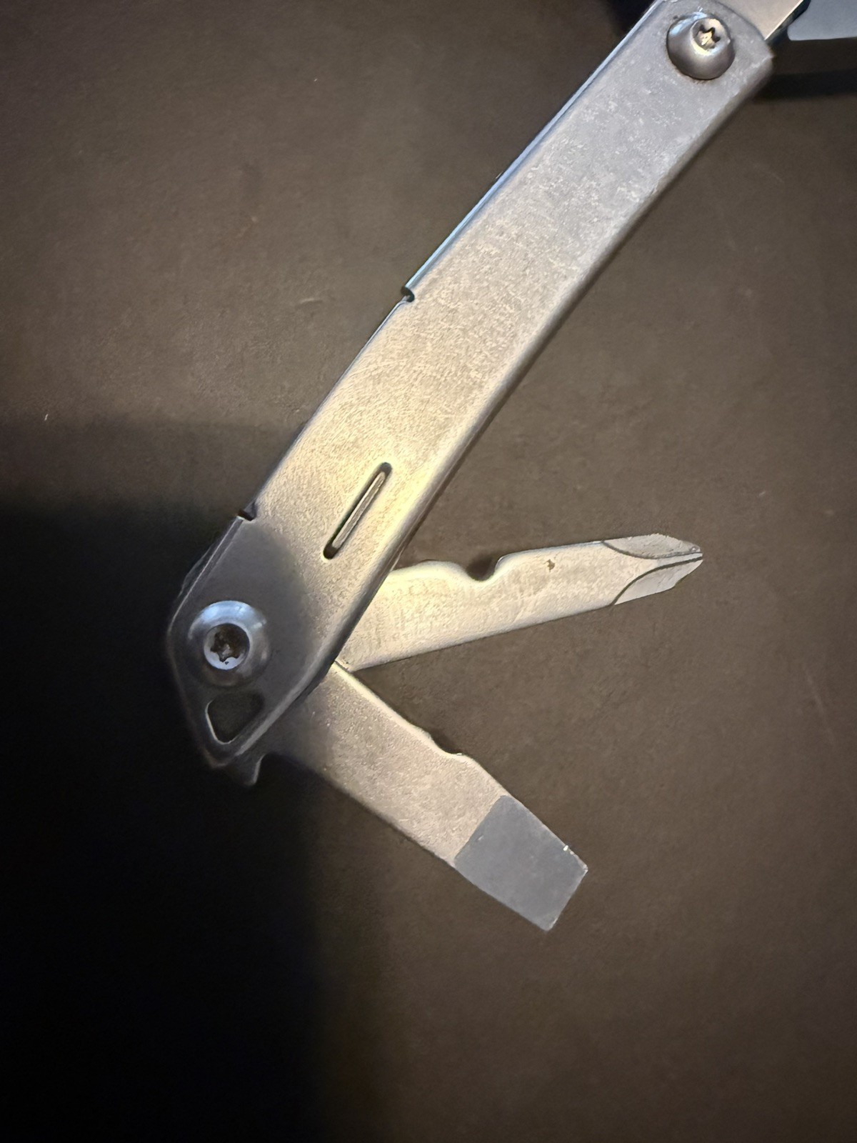 leatherman sidekick multi tool. With old timer genuine leather case. Lanyard