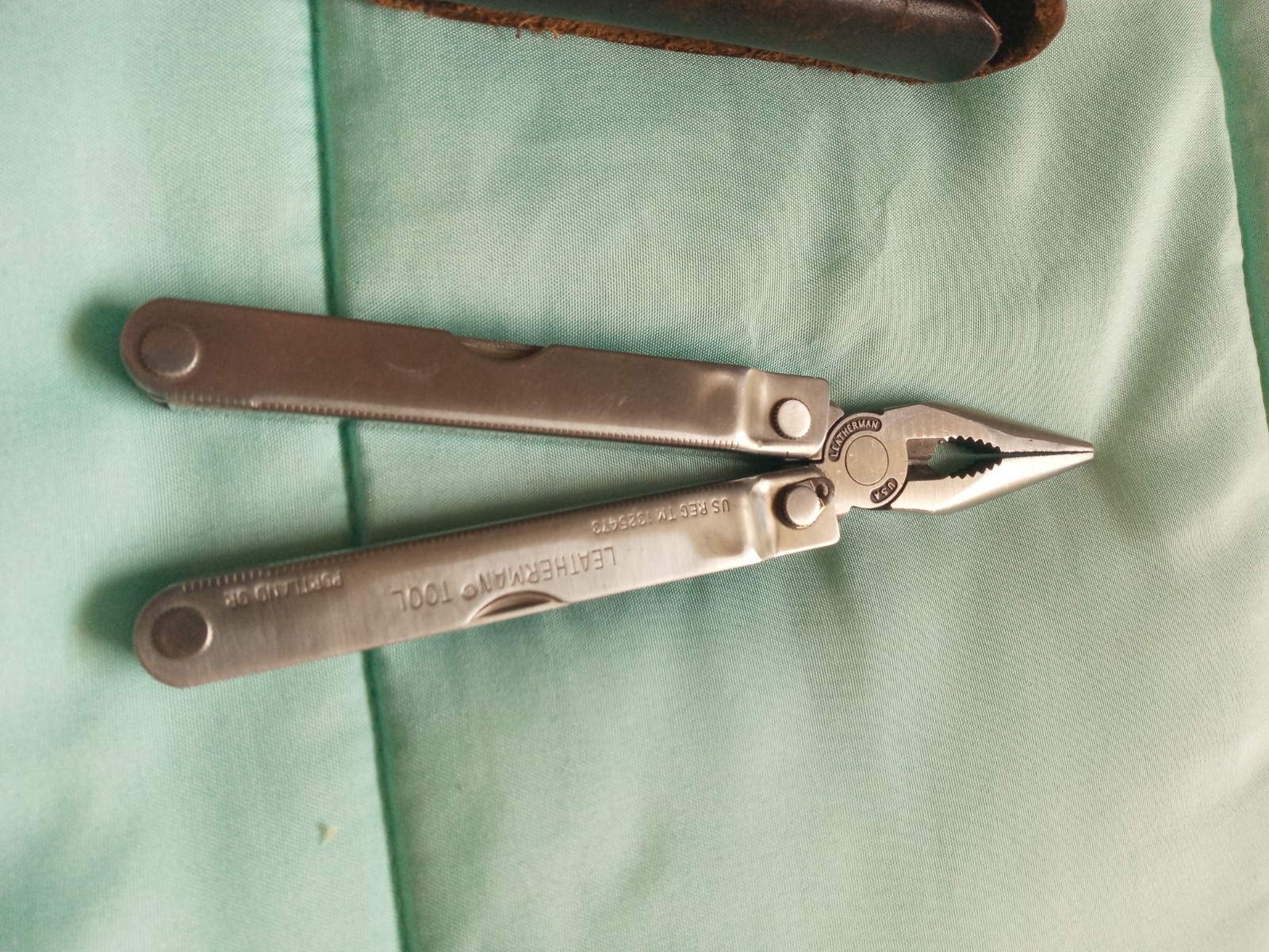 Vintage Genuine Original Leatherman Multitool Brown Leather Sheath Portland OR