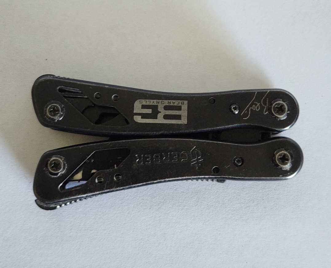 Gerber Bear Grylls Ultimate Multi-Tool Pliers Knife + more survival tool