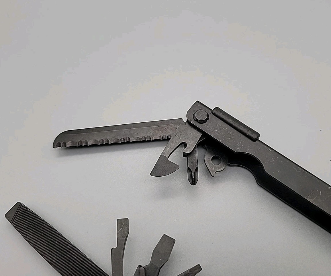 Gerber Multiplier MP600 Multi-Tool – Black – Needle Nose Carbide Cutter Pliers