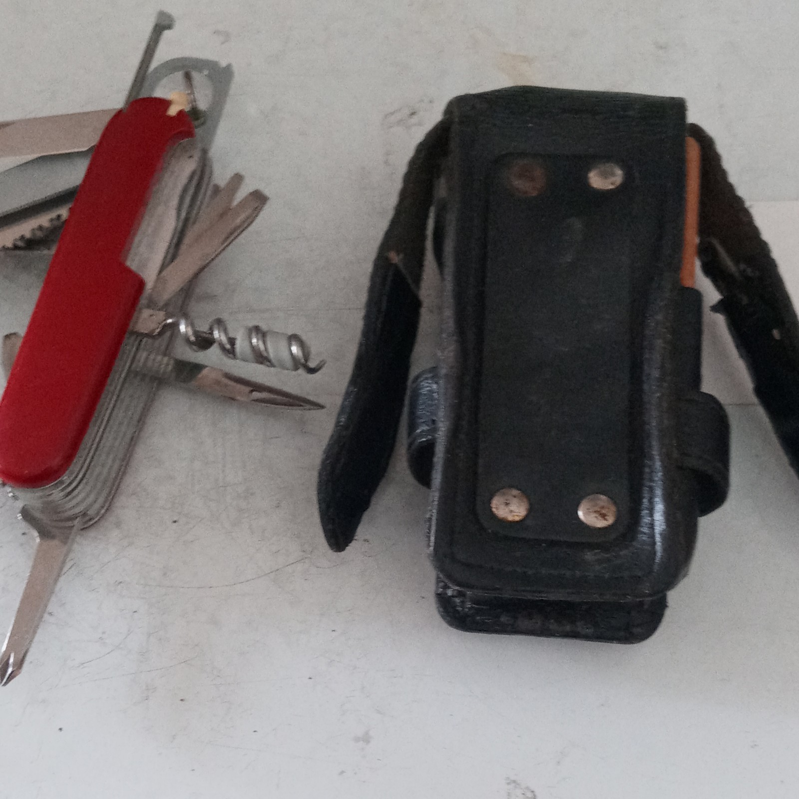 Victorinox Swiss Army Red Multi-Tool Knife, Knife Scissors Saw Screwdriver