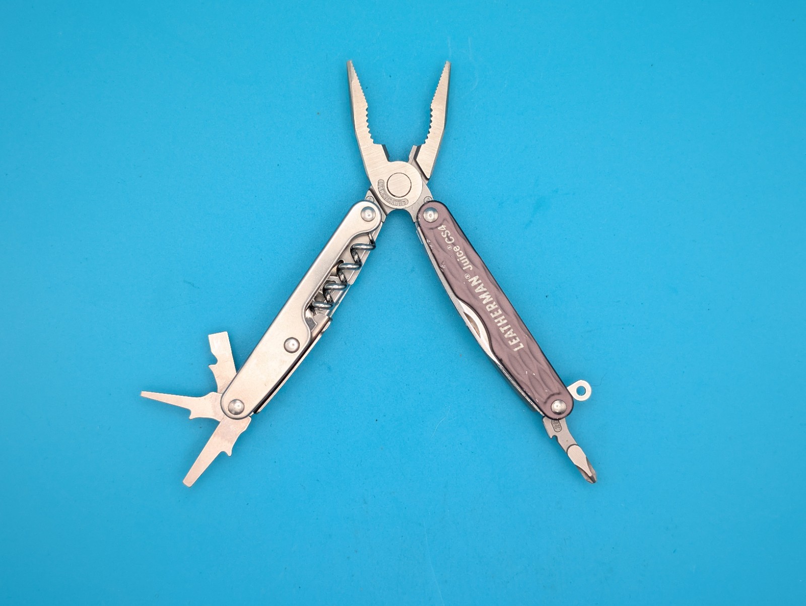 Leatherman Juice CS4 Multi Tool! Retired! Granite Gray!