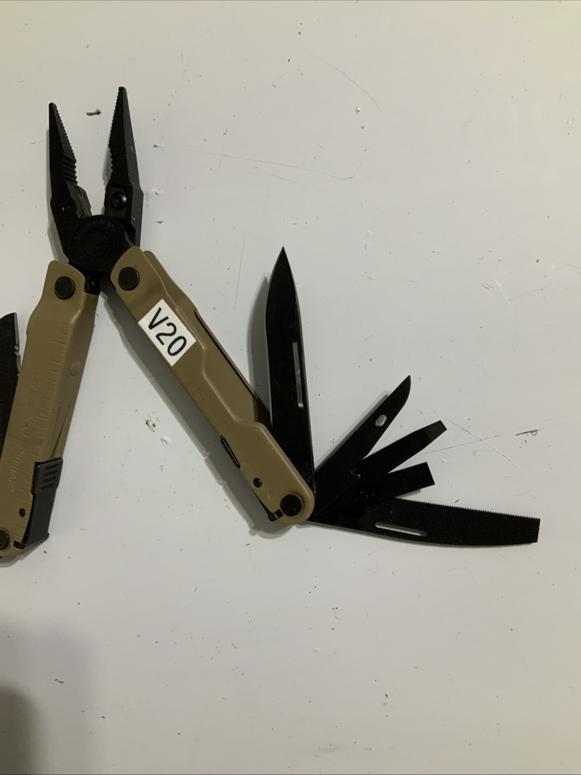 Leatherman Rebar Multitool with Replaceable Wire Cutters Coyote Tan – V20