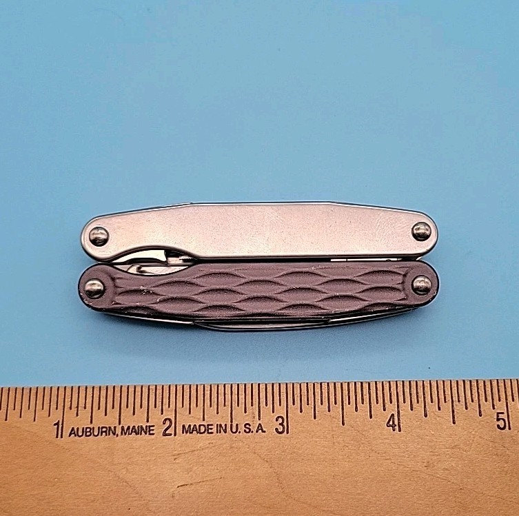 Leatherman JUICE C2 Multi-Tool – Dated 0214 – Textured Gray – Knife *Retired*