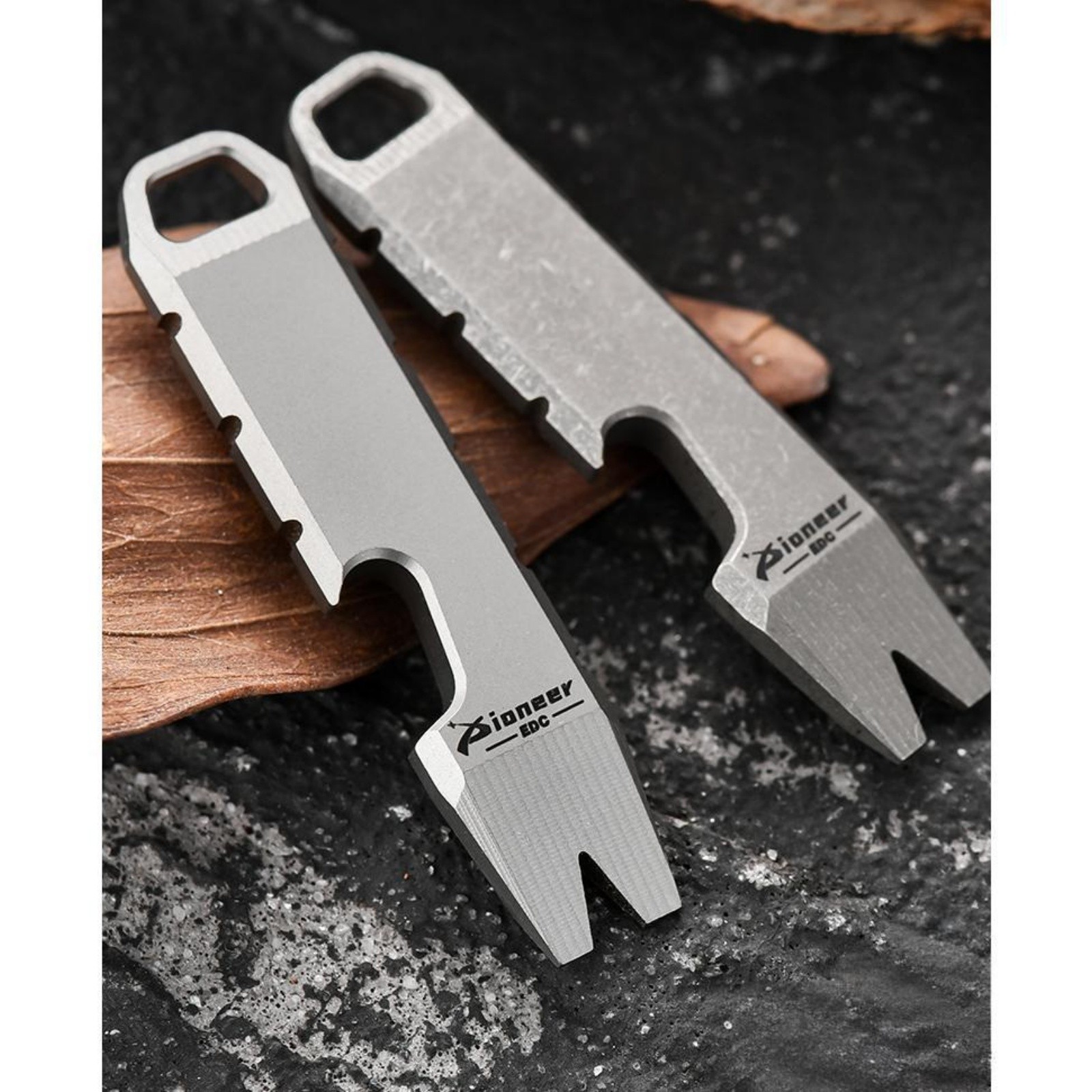 Mini EDC Pry Bar Multi-Tool Bottle Opener Keychain Tool Titanium Alloy