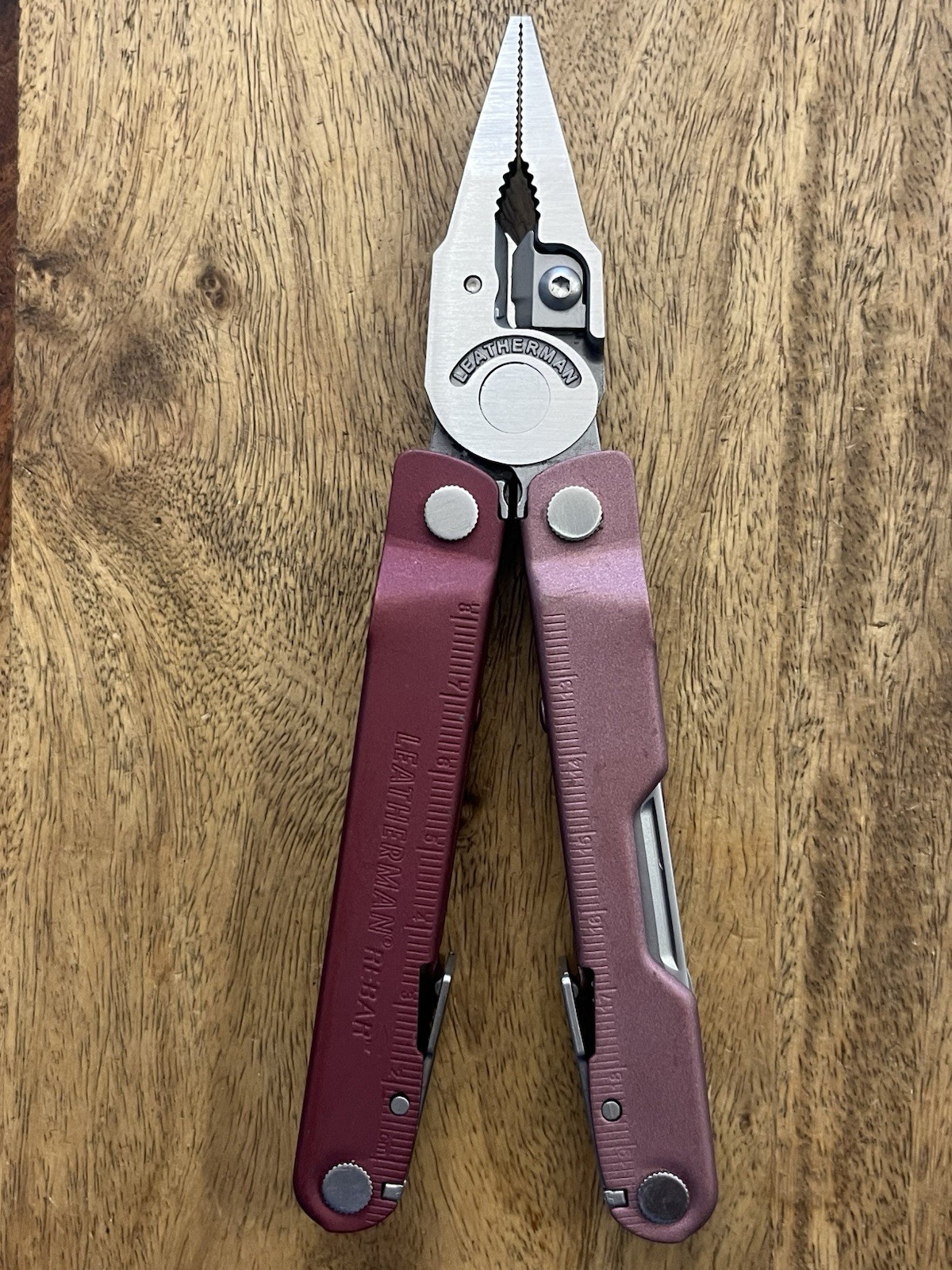 Leatherman Rebar Heathered Cranberry Multi-Tool (17-in-1) SUPER NICE!!! w/Sheath