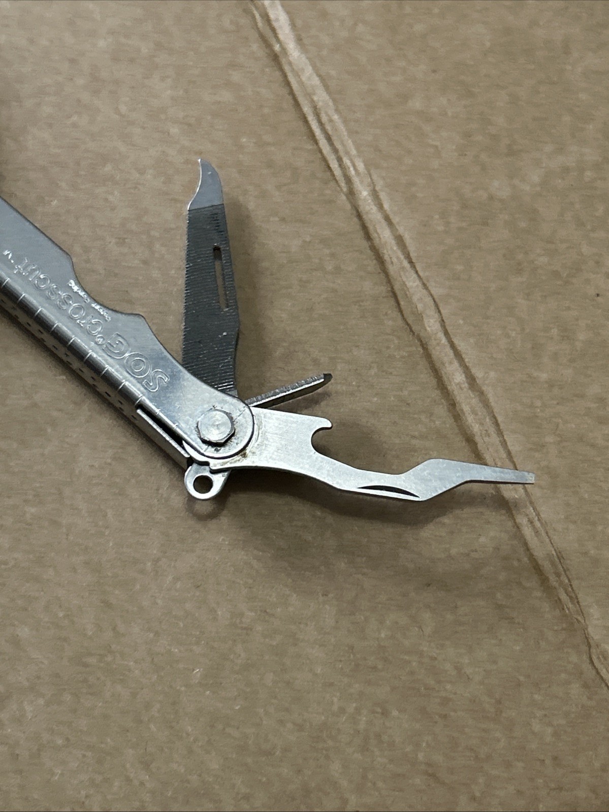 SOG Crosscut Multi Tool Scissors Knife File Tweezer