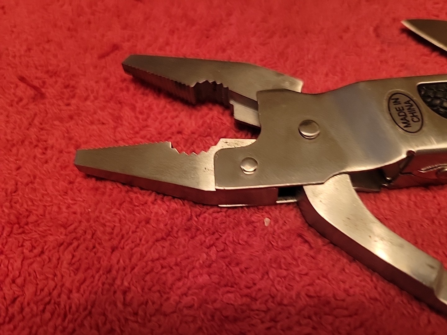 MULTI TOOL KNIFE PLIERS
