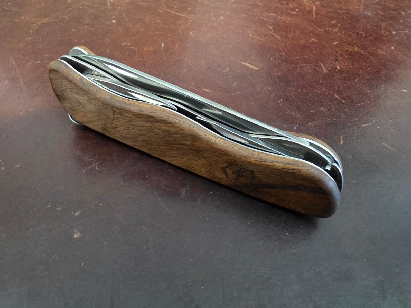 Victorinox Forester 111mm Swiss Army Knife Wood Scales Great Condition! 068v