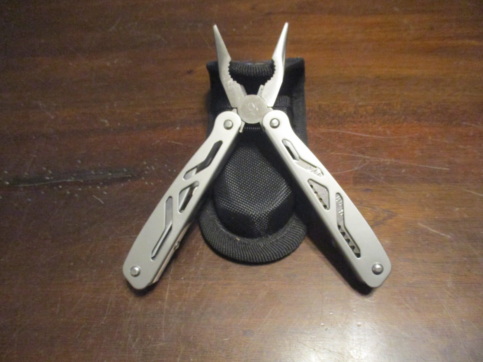 Ozark Trail Outdoor Equipment quality hunt fish camp 9 in 1 Multi Tool in sheath
