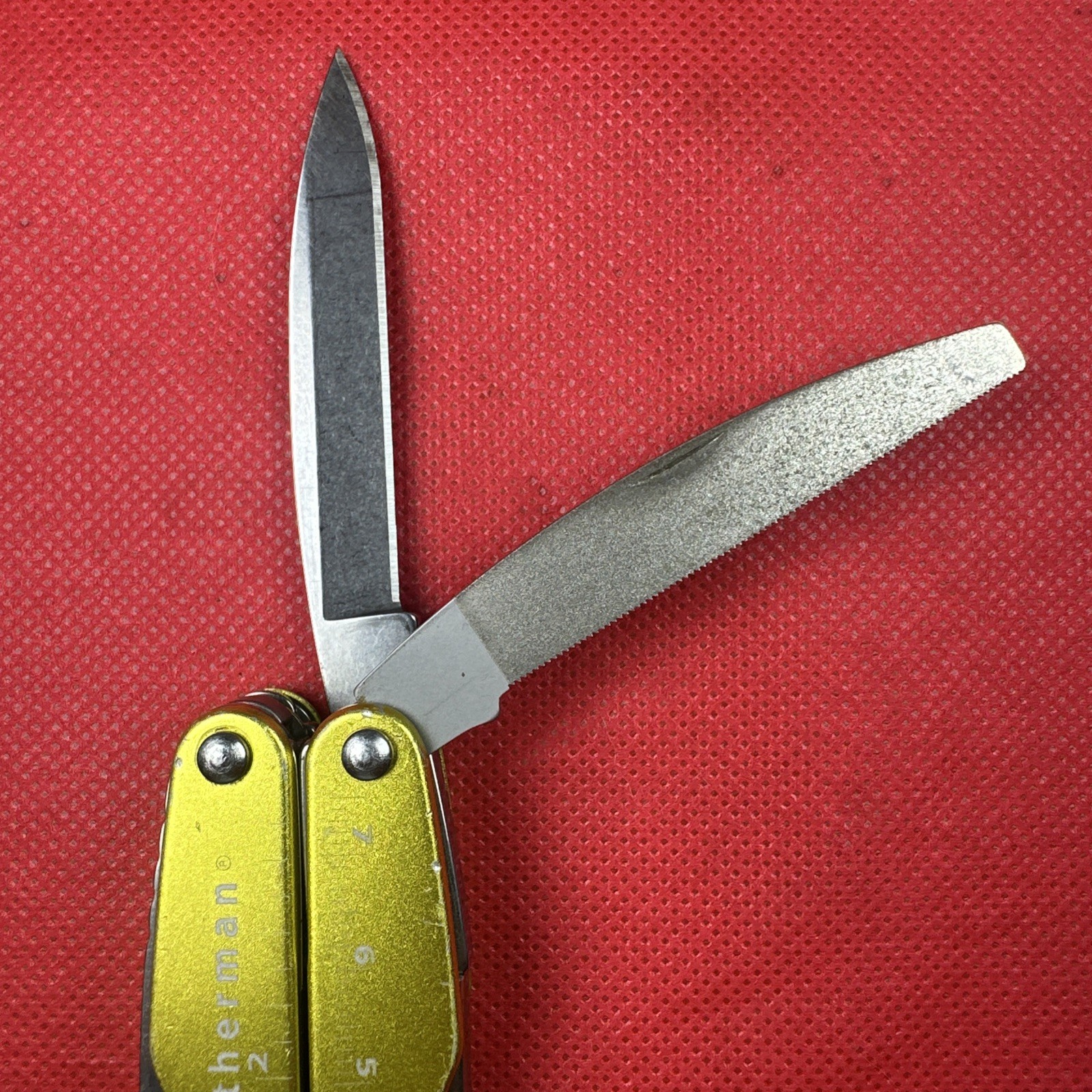 Rare & Discontinued Solar Yellow Leatherman Juice KF4, Fish, Home, Great EDC