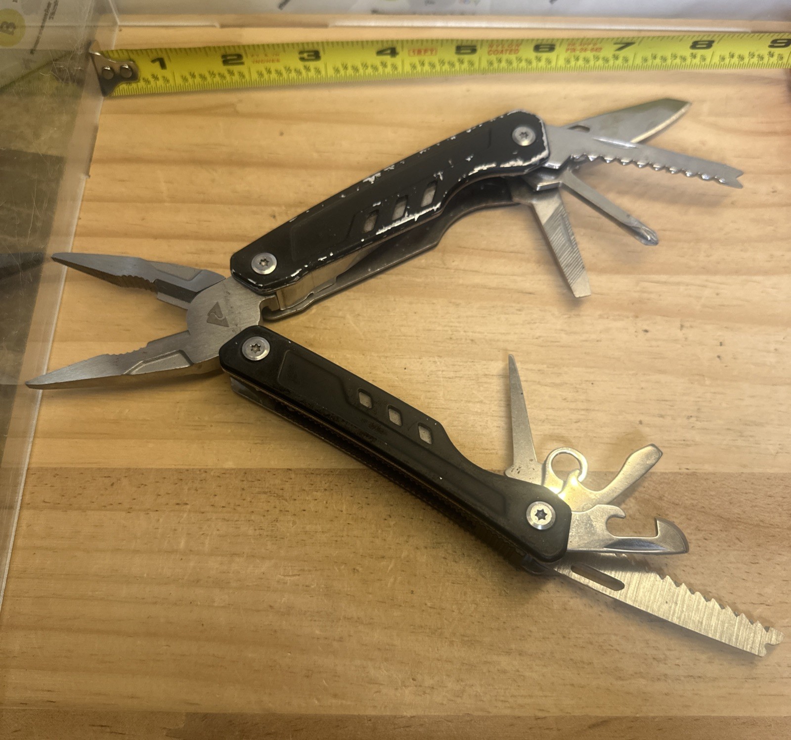 Ozark Trail 17-In-1 Multi Tool Pliers, Wire Cutter, Saw, Knife 4” Closed