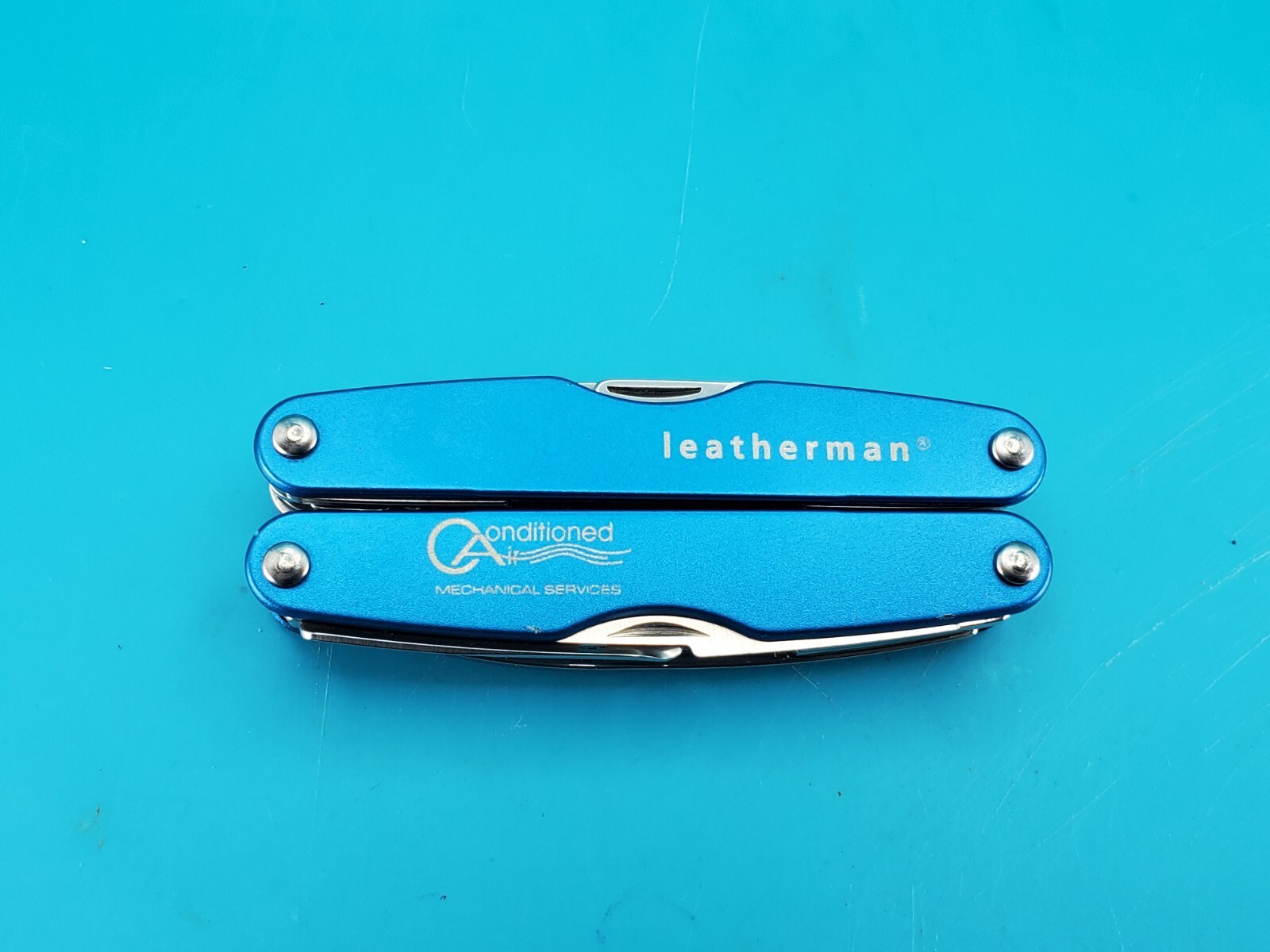 Leatherman Juice CS4 Glacier Blue Multi Tool! Retired! NICE! WITH LEATHER SHEATH