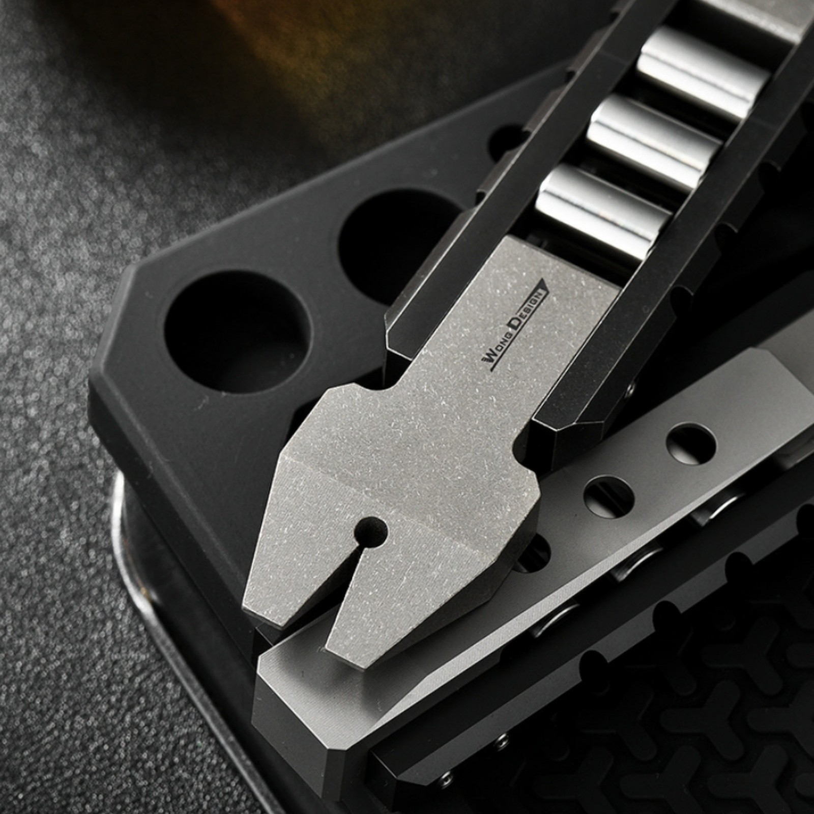 Titanium Alloy EDC Pry Bar Multi-Tool with Fidget Roller Pocket Clip Outdoor