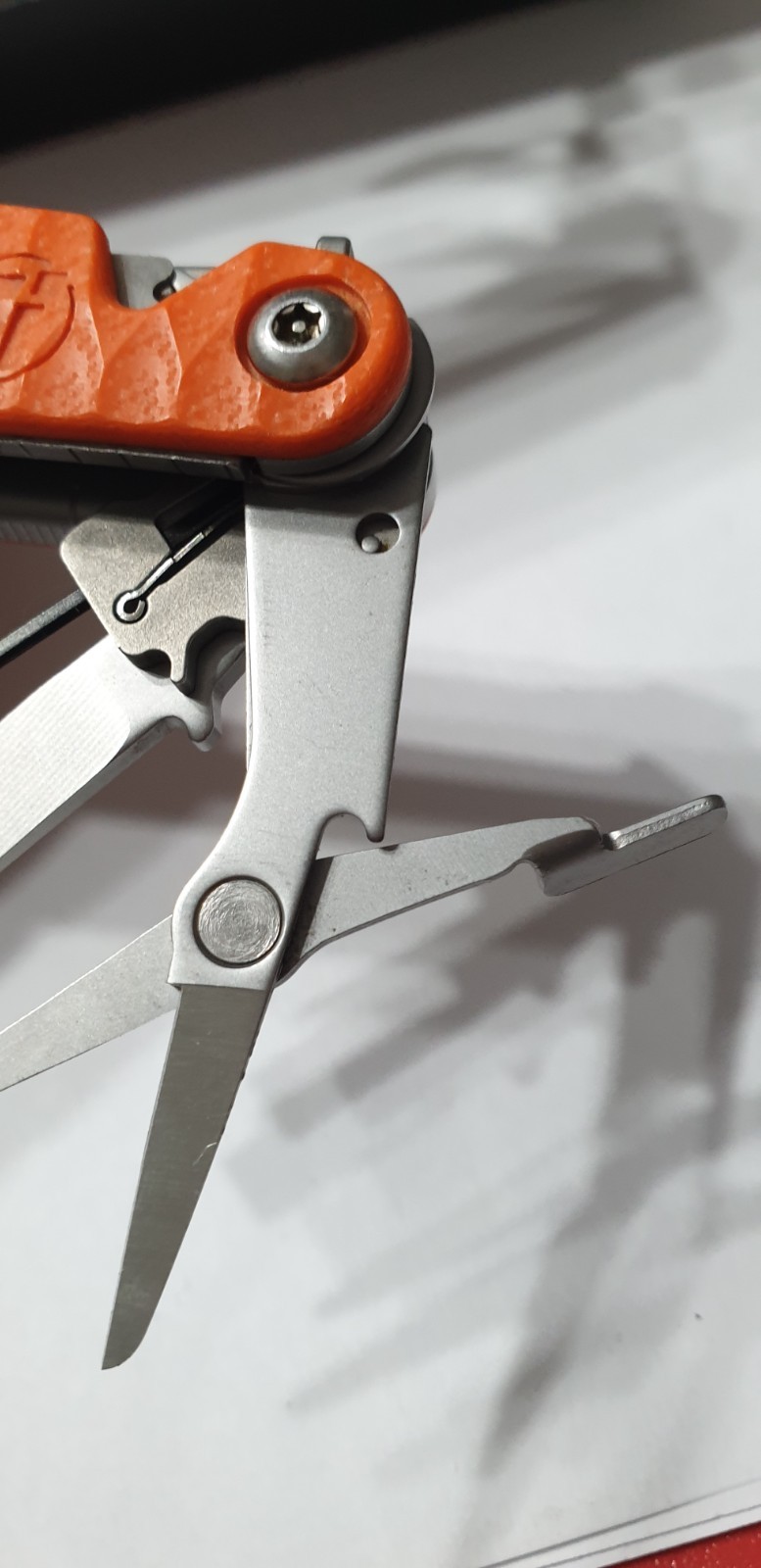 🔥 Leatherman Squirt E4 Stainless Multitool RadioShack Red RareRetired Condition