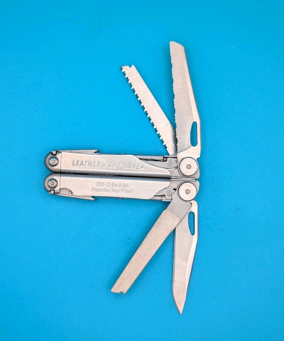 Leatherman Wave Plus + Multi-Tool! FAST SHIPPING! WITH SHEATH! * 2021 ORE & ASH*