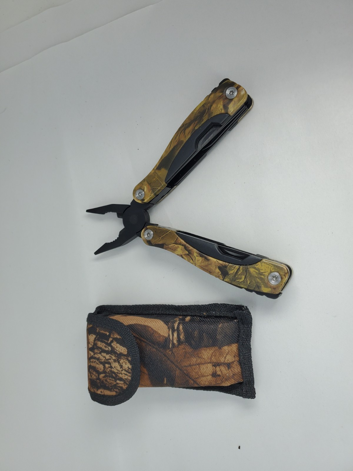 Multitool With Case Heavy Duty High Quality Camo New 9 Tools