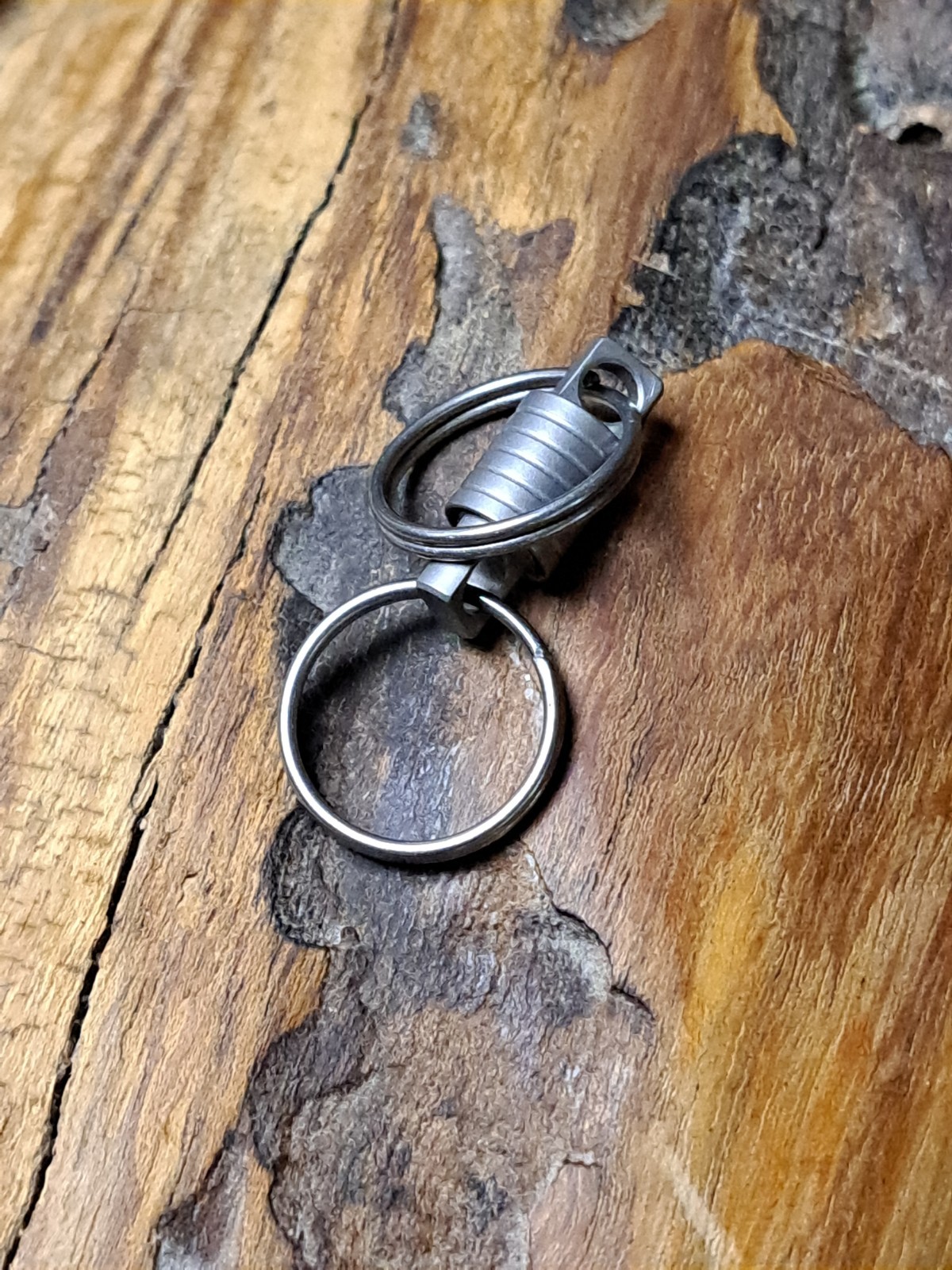 Pro Mini Series Titanium Swivel With 15mm Titanium Keyrings