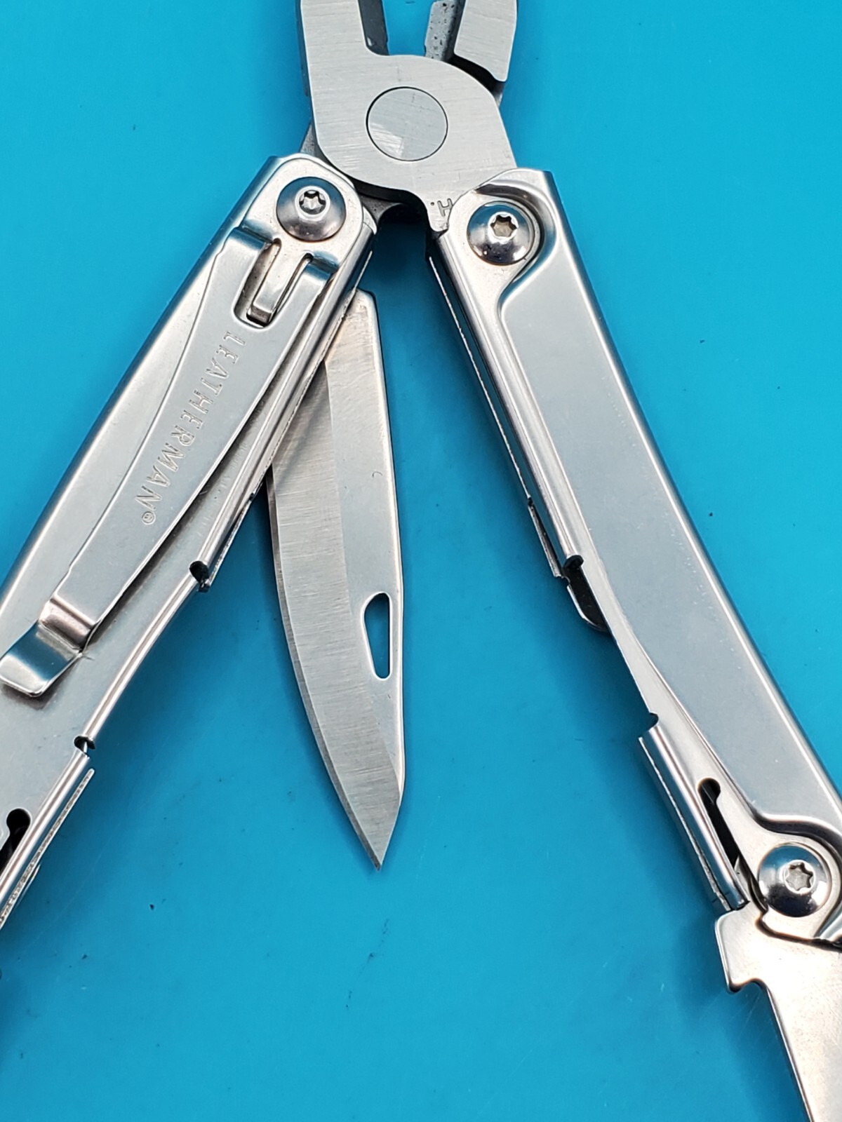 Leatherman Rev 3.8″ Multi-Tool, Stainless! EXCELLENT!
