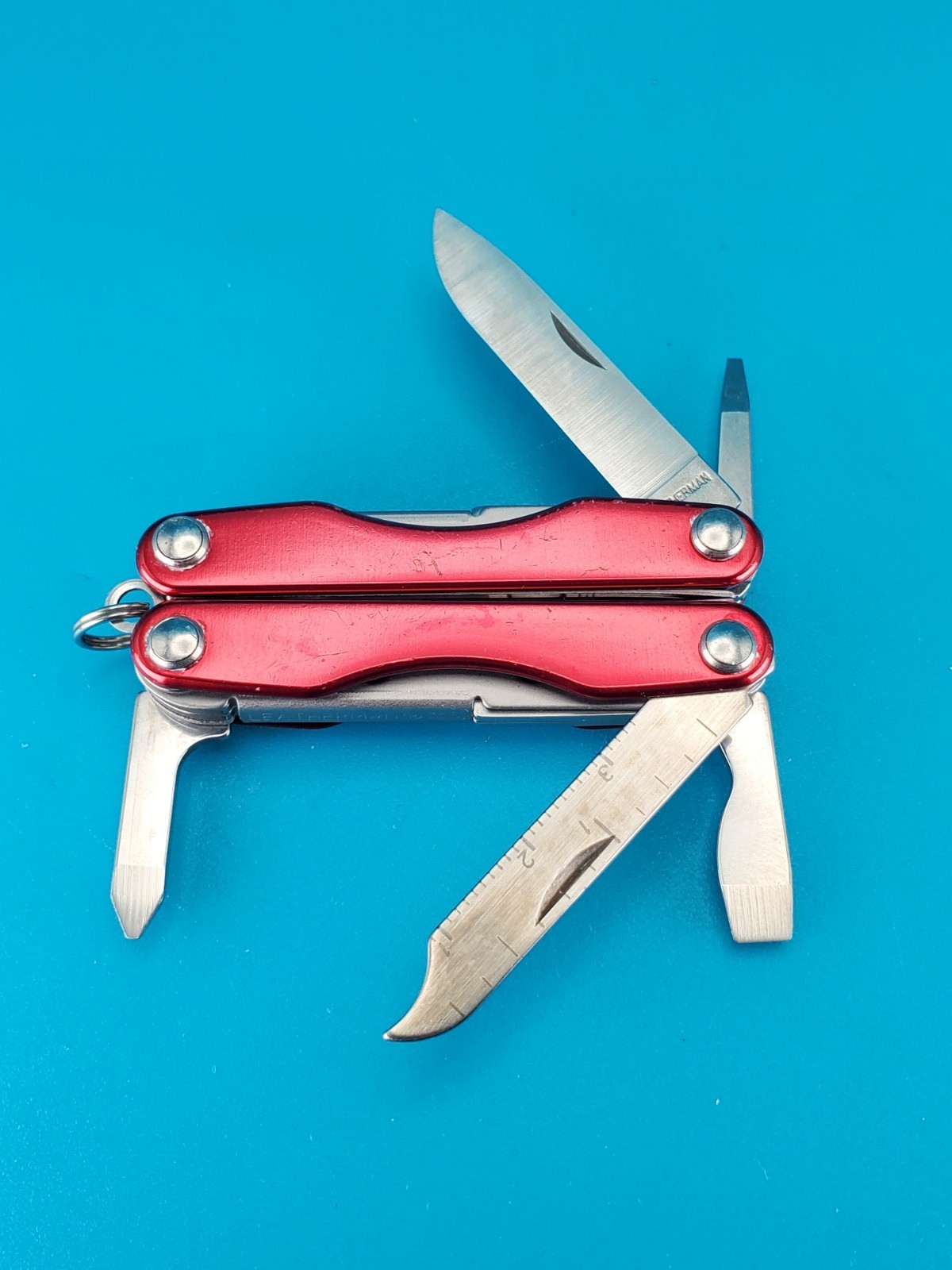 Leatherman Squirt S4 Multi-Tool, Key Ring, Retired, RED!