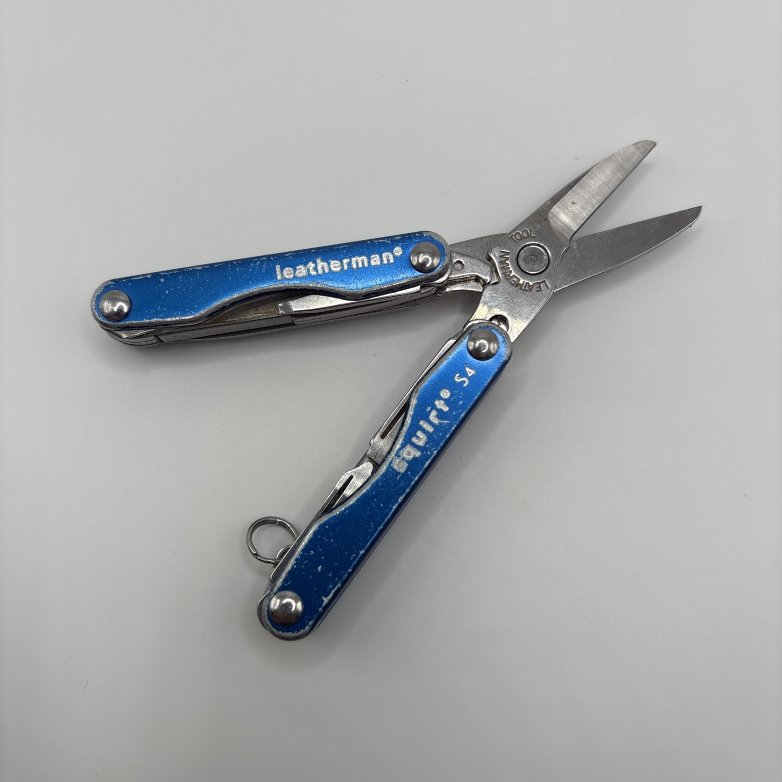Leatherman Squirt S4 Multitool in Blue Complete w/ Tweezers + Key Ring – 8-10