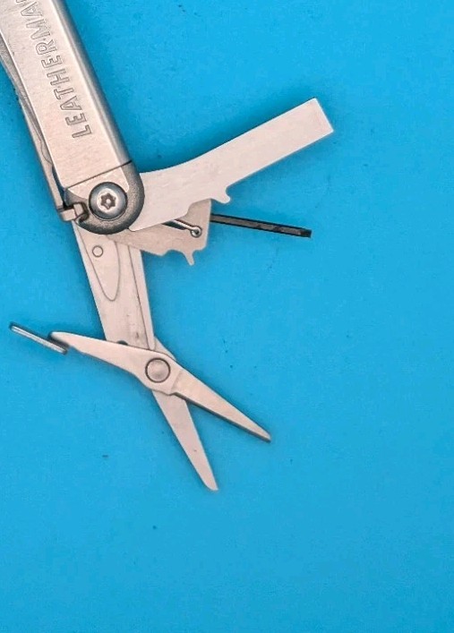 Leatherman Wave Plus + Multi-Tool! FAST SHIPPING! WITH SHEATH! EXCELLENT