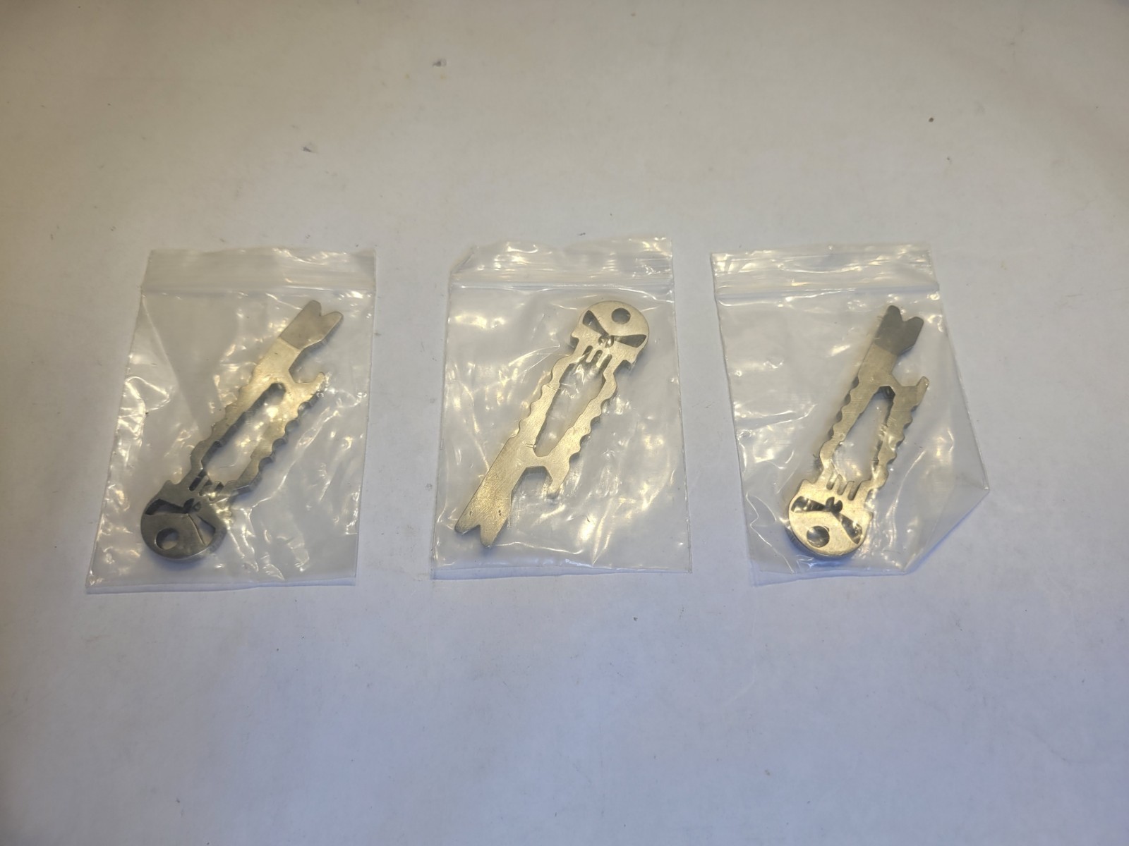 Hot Titanium TC4 Skull Outdoor Keychain Crowbar Tactical Pry Bar Opener Crowbar