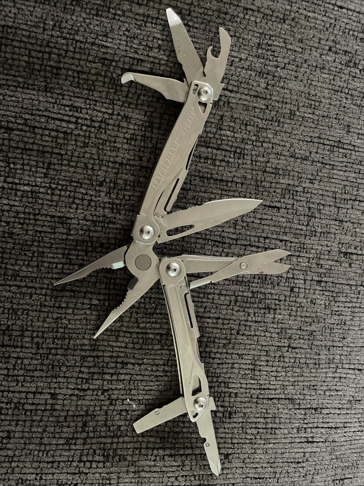 LEATHERMAN MULTI TOOL – WINGMAN