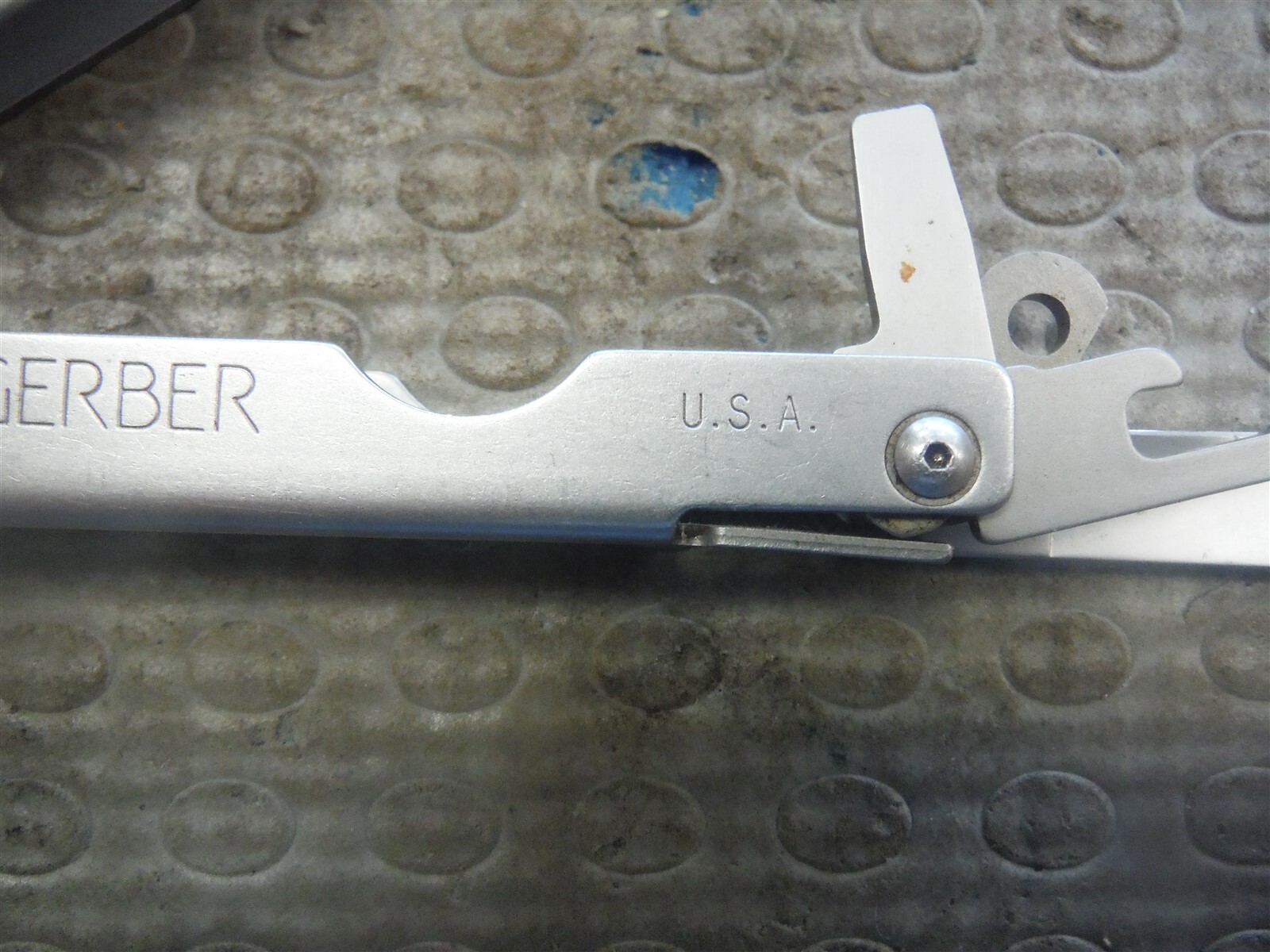 Gerber USA Stainless Steel Multi Tool Good condition light use 4-3/8 long * R211