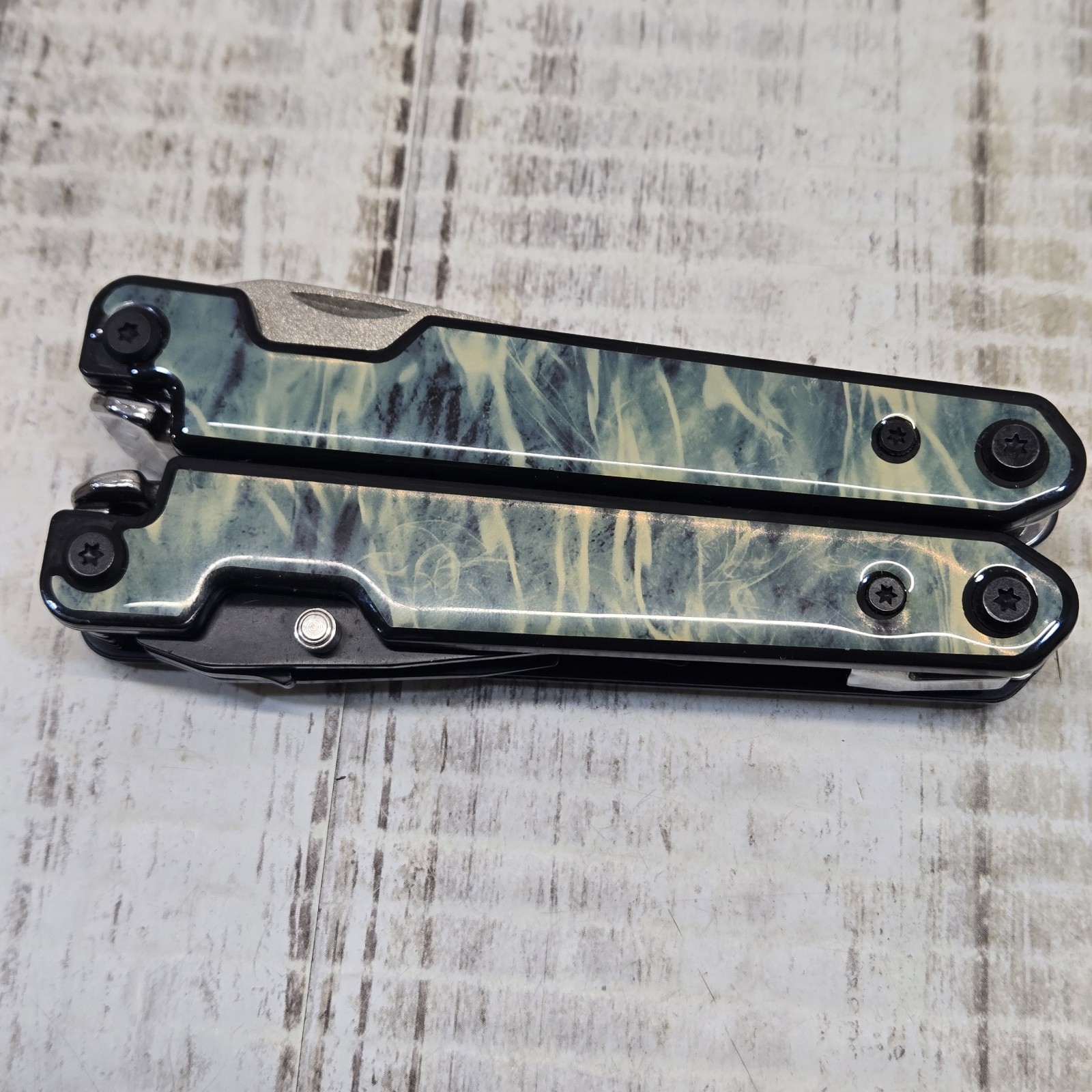 MOSSY OAK 13-in-1 Large Folding Multi Tool Plier Portable Pocket Knife Camping