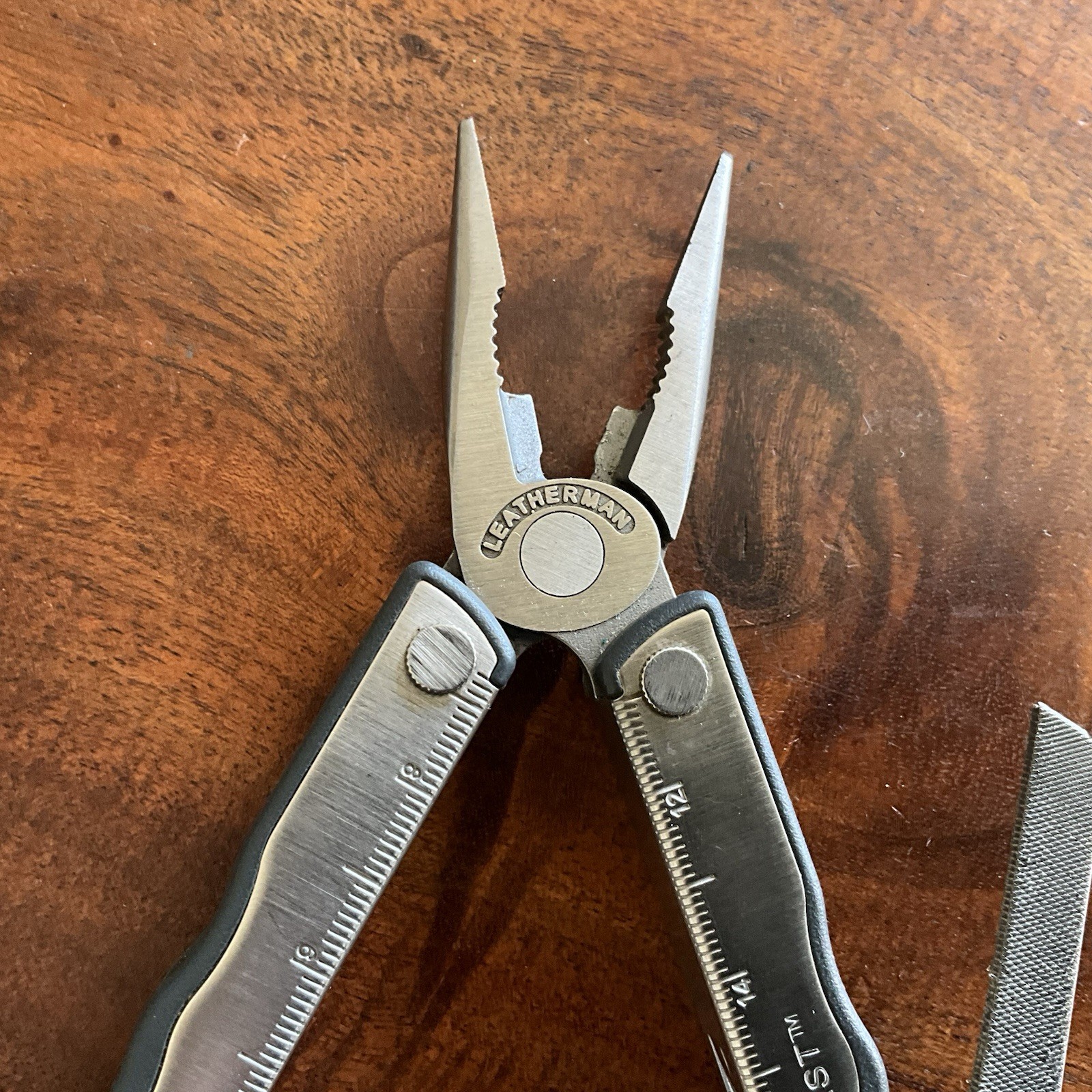 RETIRED Date Code 0607 (June 2007) Leatherman BLAST Multi-Tool w Leather Sheath