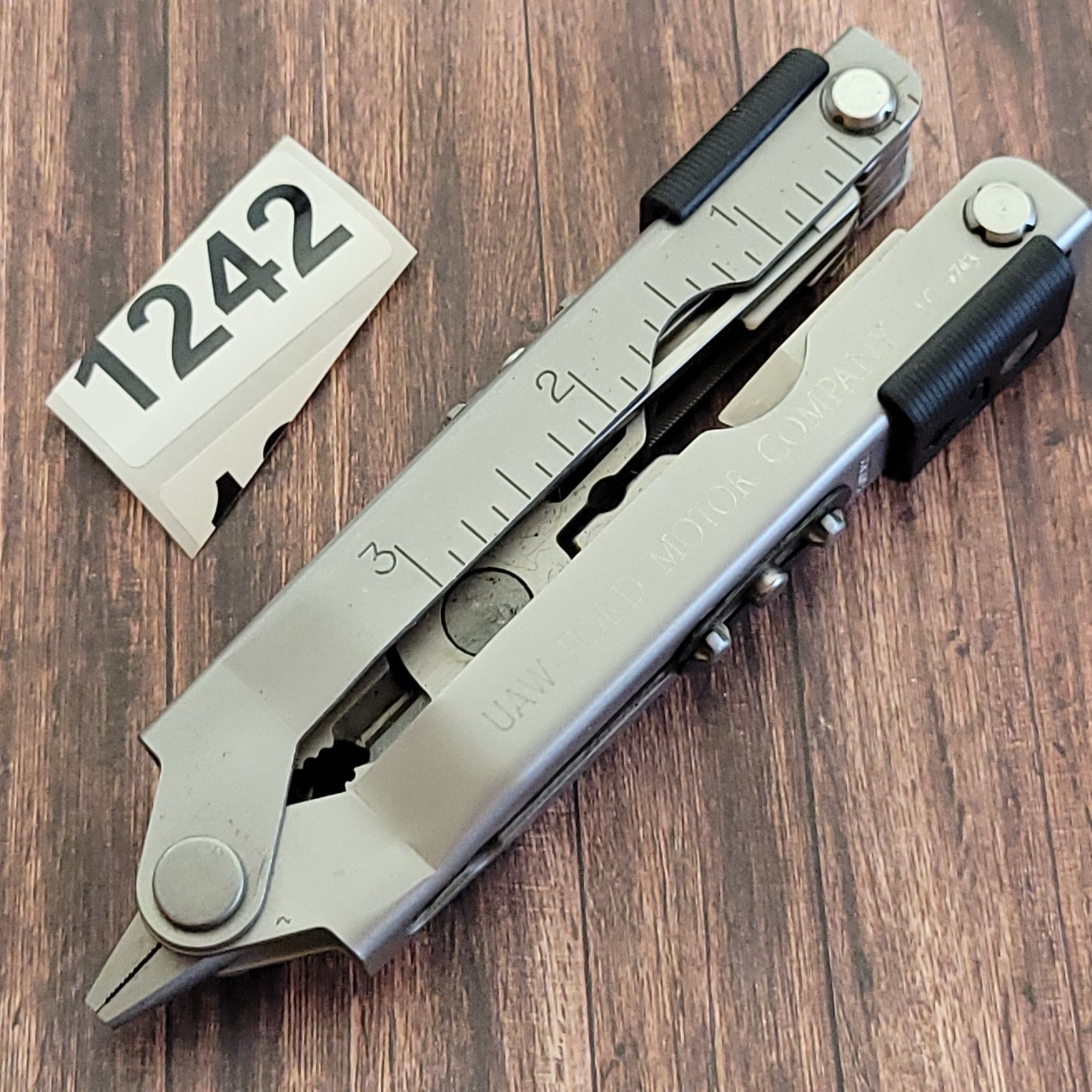 Gerber Multi-Plier 600 Multi-Tool Knife USA UAW Ford Motor Company