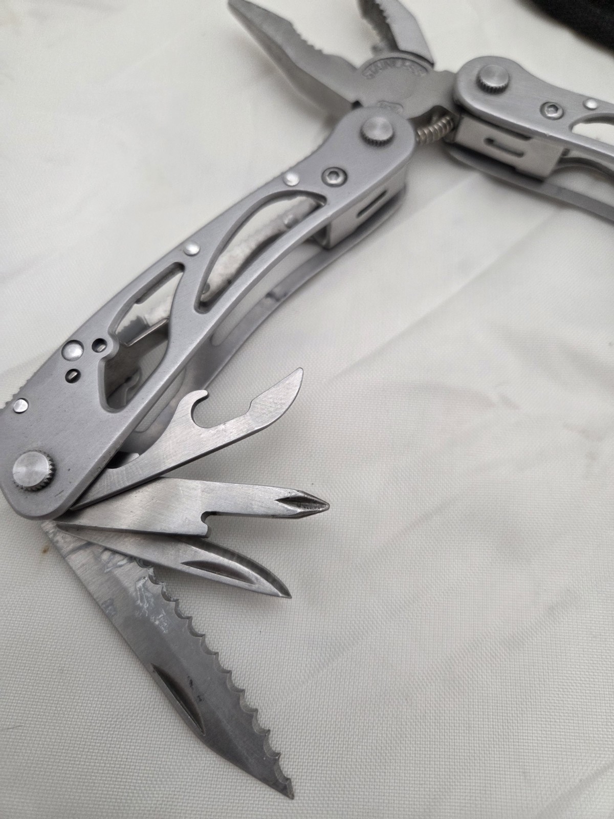 Stainless Seel Leatherman type Multi Tool with Carry Case
