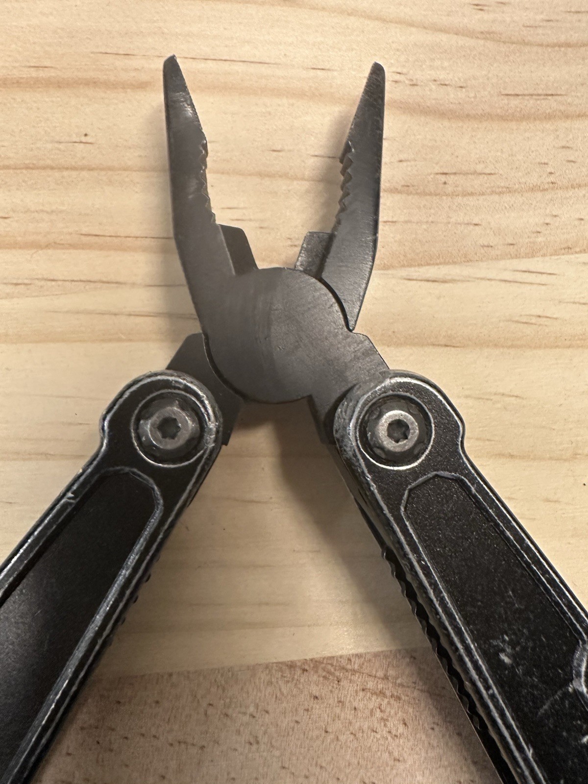 Hyper Tough 10-in-1 Multi-tool Letterman Style Locking