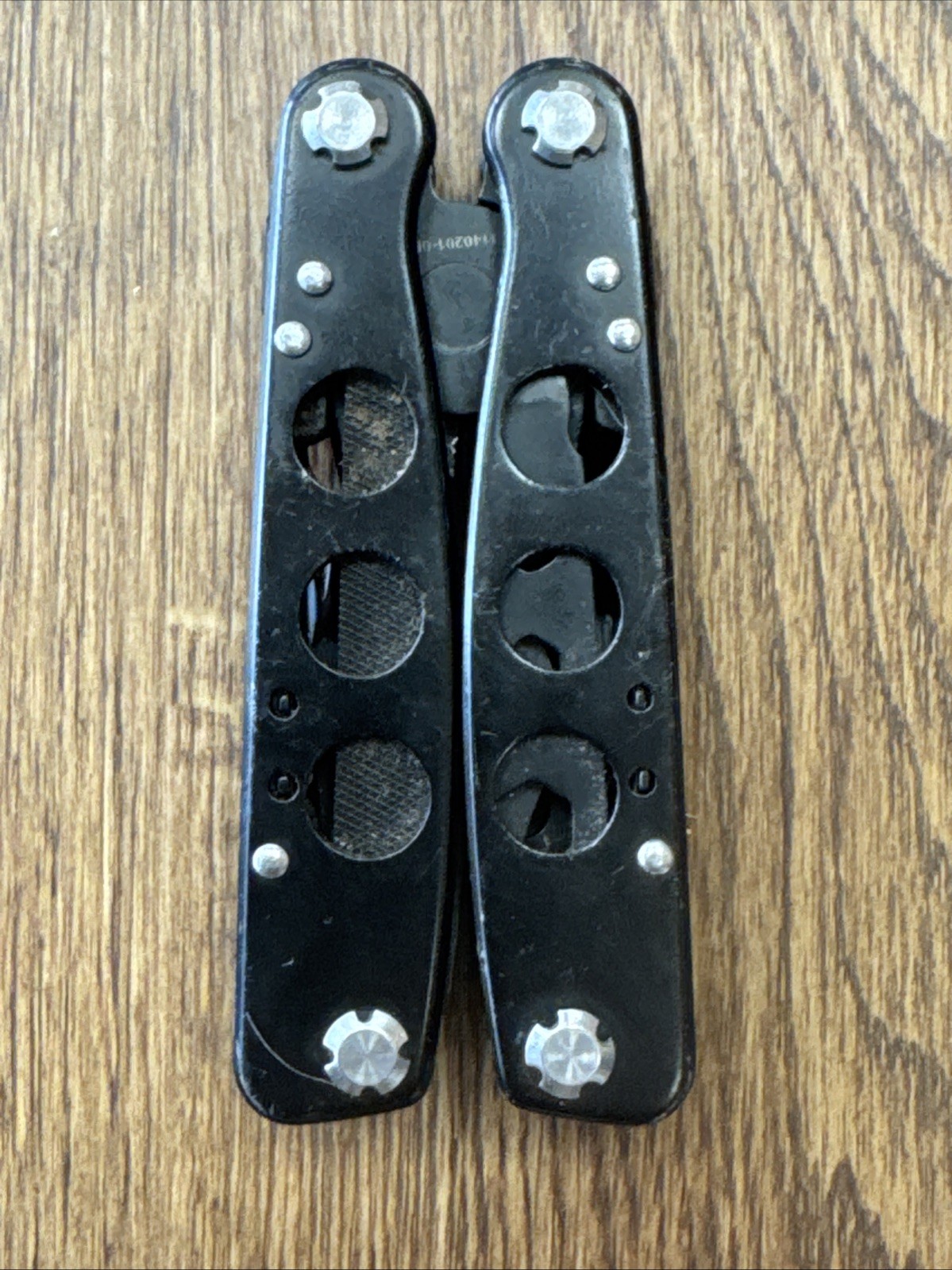 Used Smith & Wesson 16 Function Multi-Tool Black Knife