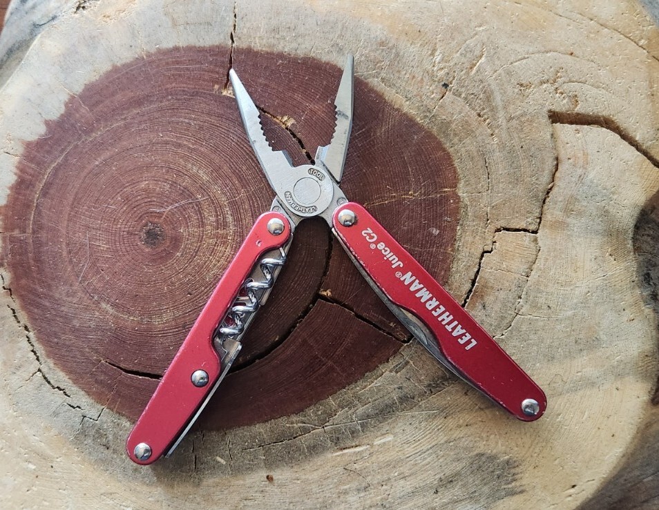 leatherman juice C2 Multi Tool Inferno Red Retired Vintage Preowned Made – W87