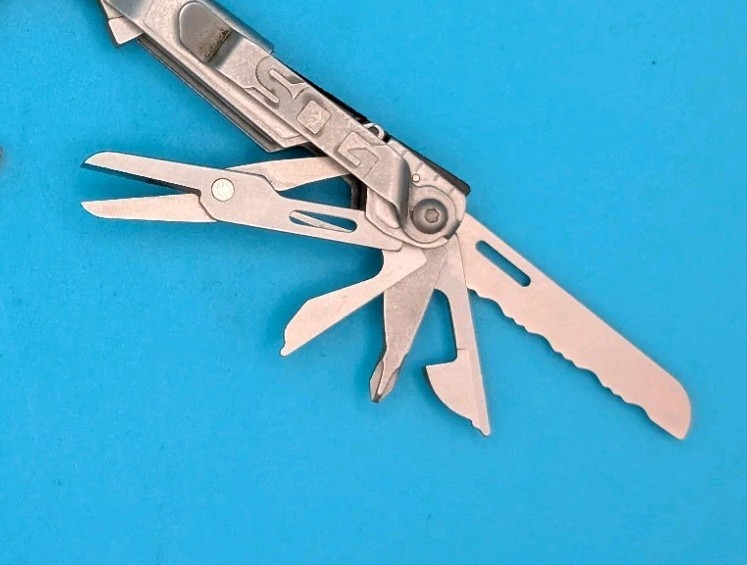 SOG PowerPint Tool Compact Lightweight Silver Multi-Tool!