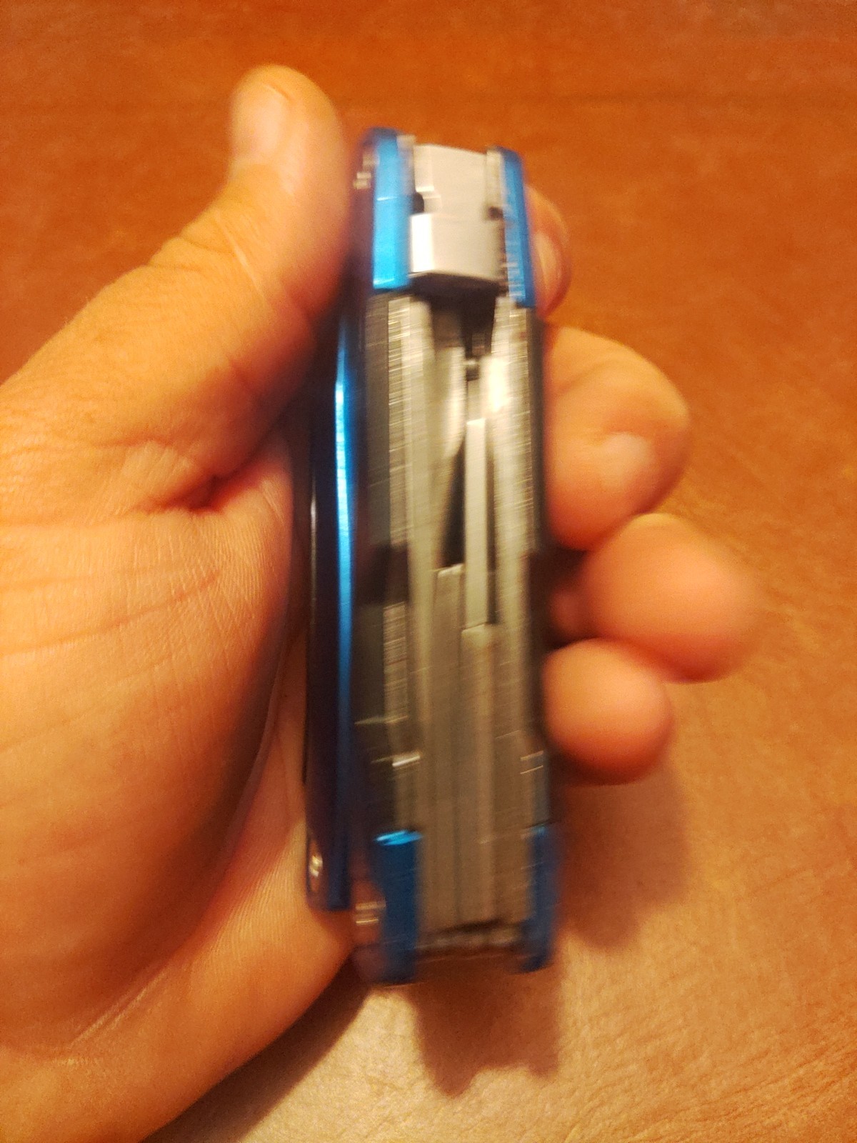 Quarrow Blue Multi Tool Stainless Steel 9 Tools