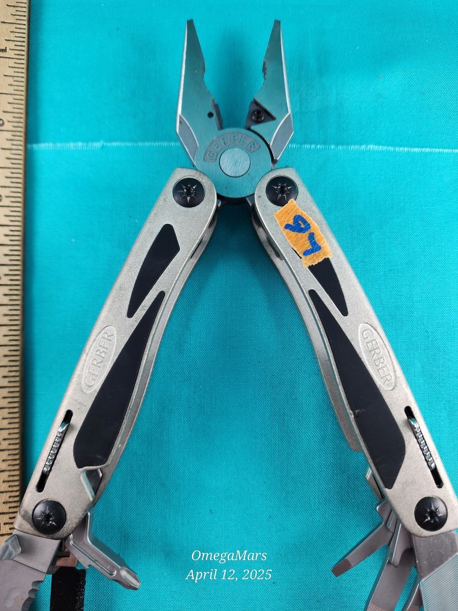 Gerber Multi-Plier 800 Legend #L6 w/Sheath looks/feels new