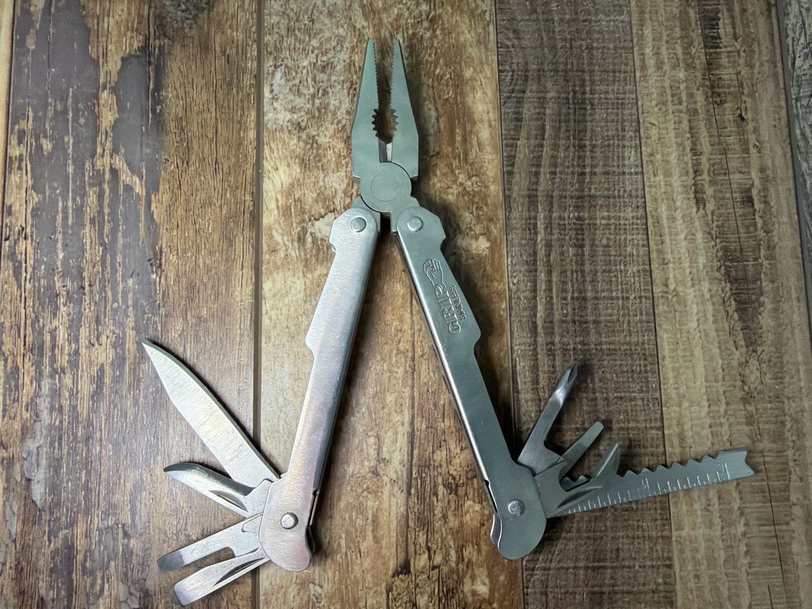Grip Stainless Multi Tool Pliers Knife Saw Screwdrivers File 4” Compact