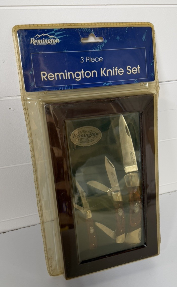 REMINGTON 3 PIECE FOLDING WOOD HANDLE POCKET KNIFE SET IN CASE