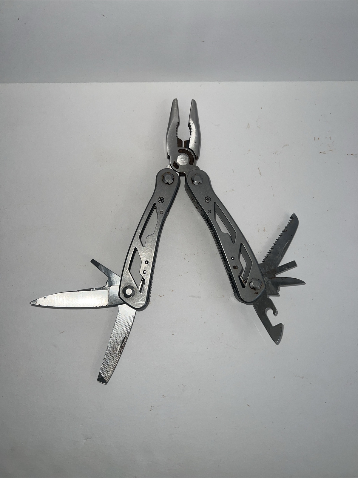 Stanley 2CR Multi Tool Pliers, 10 In 1, Knife, Saw, Openers, File & More W/Case