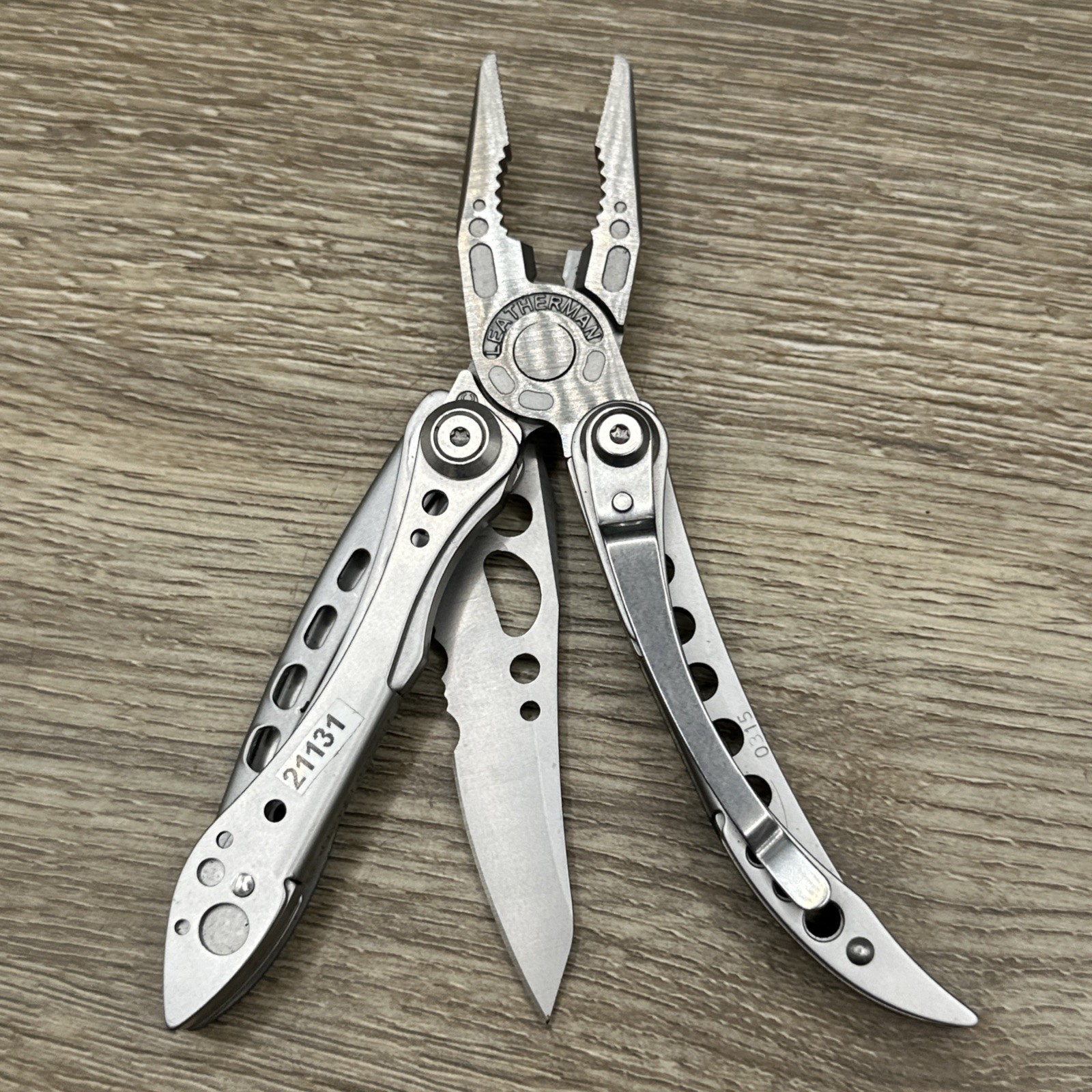 Leatherman Freestyle CX Multi-Tool – Discontinued – FAST SHIPPING!
