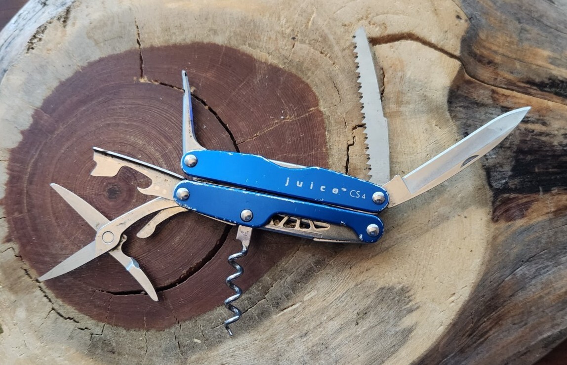 Leatherman Juice CS4 Blue – Pliers Blade Corkscrew – Great (READ) – T16