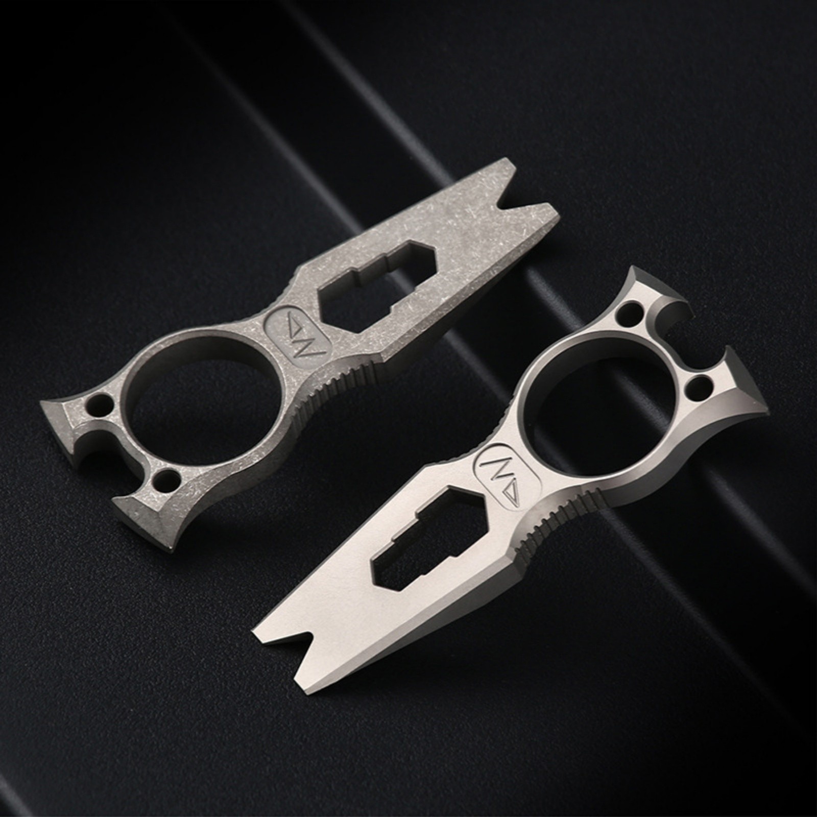 Titanium Alloy EDC Knuckle Pry Bar Multi-Tool Keychain Pendant Durable